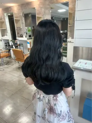 ロング カラー 西岡 英菜のヘアスタイル