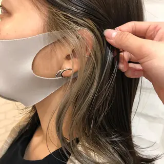 ミディアム カラー あだち ゆかのヘアスタイル
