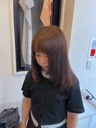 セミロング anri/大阪/ レイヤーカットのヘアスタイル