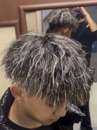 カラー パーマ メンズ ハイトーン特化 メンズ美容師仁也のヘアスタイル