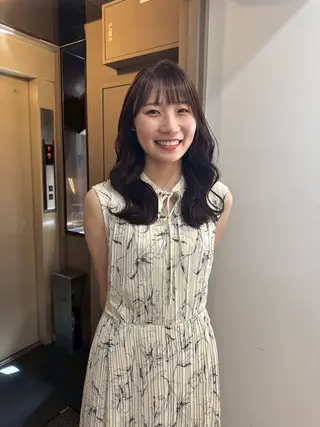 ロング カラー she. momonoのヘアスタイル