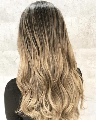 ロング カラー 髪質改善で 憧れの潤艶美髪にのヘアスタイル