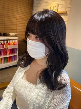 カラー 🩵盛れる顔周り/ 艶カラーemi🩵のヘアスタイル