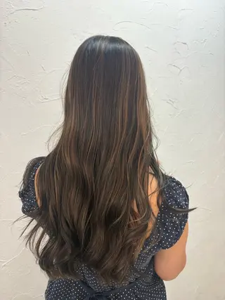ロング 安谷屋 こはるのヘアスタイル