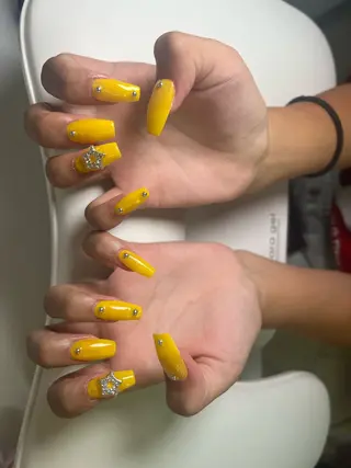 ネイル 渋谷T&B もも ロング無制限中⭐️のネイルデザイン