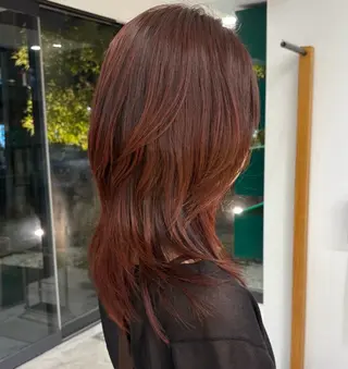 カラー ハッシュ🍒 ボルドーカラー愛希子のヘアスタイル