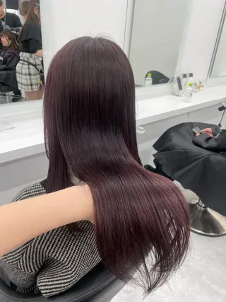ロング 赤髪/ワインレッド/ 韓国系 まなかのヘアスタイル