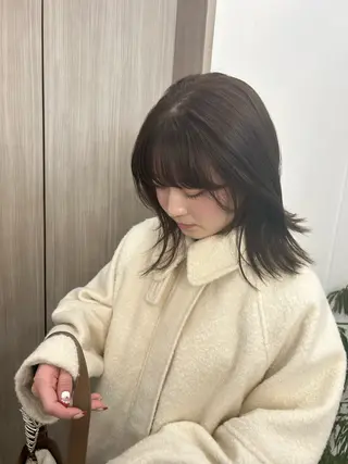 ミディアム tiel 小山莉々のヘアスタイル