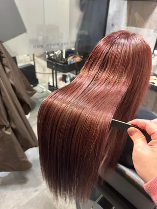 ロング TAKAMI 髪と爪を同時に施術のネイルデザイン