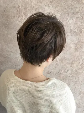 ミディアム ハイトーンブリーチ 土坂　由志【京都】のヘアスタイル
