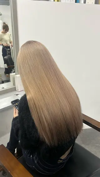 ロング カラー 艶髪✖️ハイトーン 🫧YURIA🫧のヘアスタイル