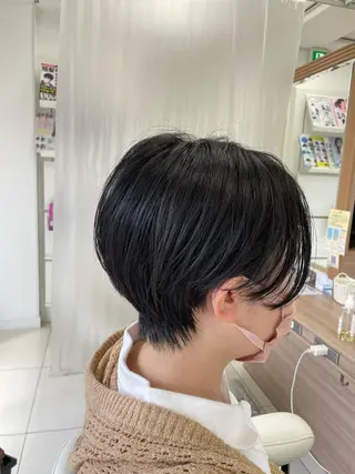ショート 持田 真菜のヘアスタイル