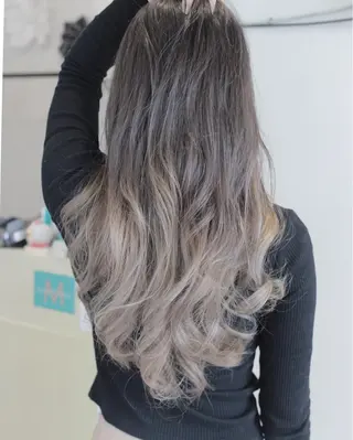 ミディアム カラー grand juteのヘアスタイル