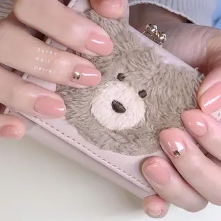 ミディアム ネイル Blowe ニュアンスのネイルデザイン