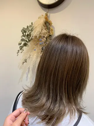 ミディアム カラー 中村 彩音のヘアスタイル