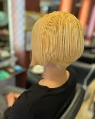 ショート カラー 織田 英之のヘアスタイル