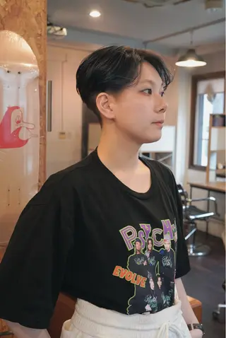 ショート カラー 千葉 慎也のヘアスタイル