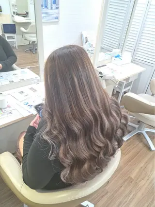 ロング GLOSS 心斎橋 山上のヘアスタイル