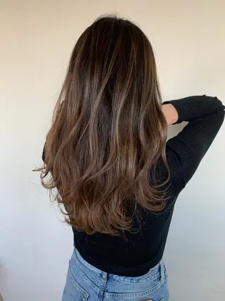 ロング 柔らかな縮毛矯正 透明感カラー💫のヘアスタイル