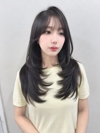 ロング カラー AIRI layer cut hairのヘアスタイル
