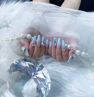 ネイル ベスティオーラ 花香のネイルデザイン