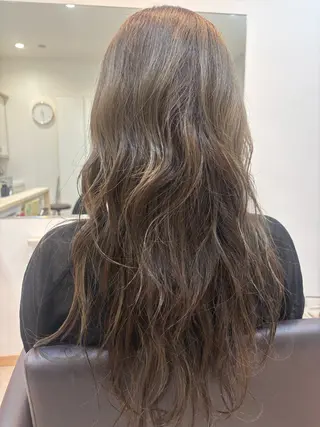 ロング カラー 河本 渚のヘアスタイル