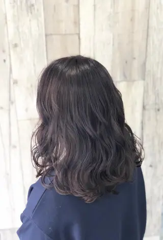 セミロング 必ず笑顔で帰っていた だきます！安田祐貴のヘアスタイル