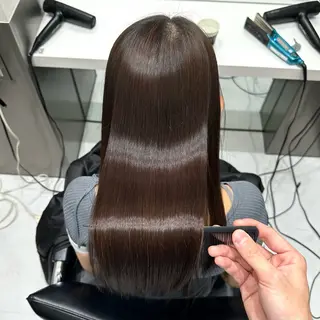 セミロング 💫艶ハイトーン×髪 質改善💫リュウトのヘアスタイル