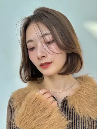 ミディアム カラー 🌟透明感カラー× 小顔カット いっせいのヘアスタイル