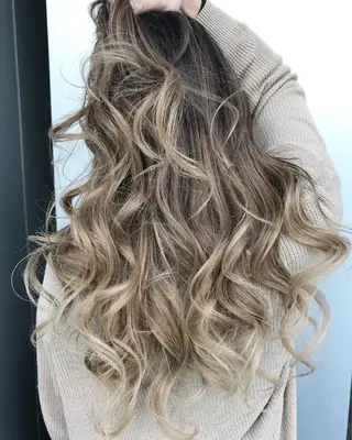 ロング カラー ブリーチ 透明感HIDEのヘアスタイル