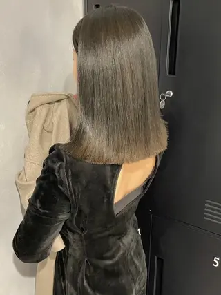 セミロング MIA スタイリストのヘアスタイル
