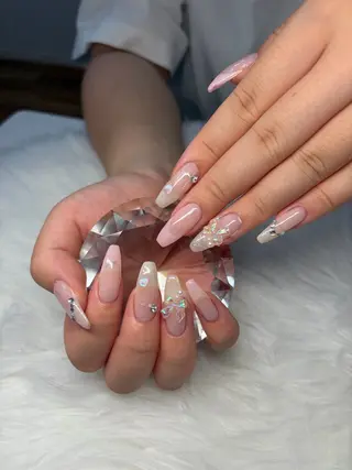 ネイル reyel🦋 makiのネイルデザイン
