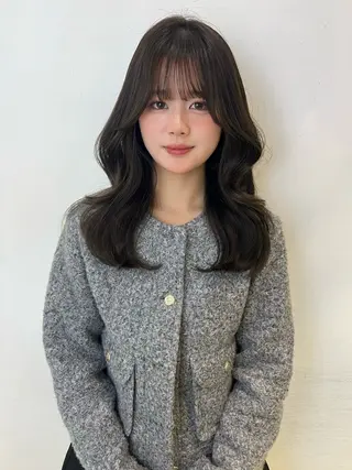 セミロング 'AXIS 栄 Konomiのヘアスタイル