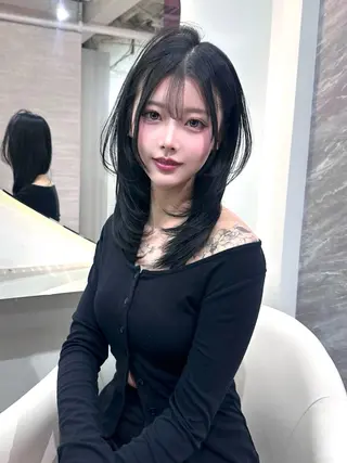 セミロング カラー ヘアアレンジ 🖤kana韓国ヘア 艶髪カラー特化🖤のヘアスタイル