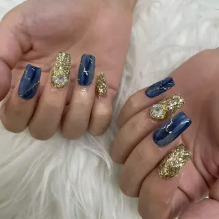 ミディアム ネイル Y. Sのネイルデザイン