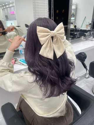 ロング カラー ラベンダー💜 グレージュ🩶のヘアスタイル