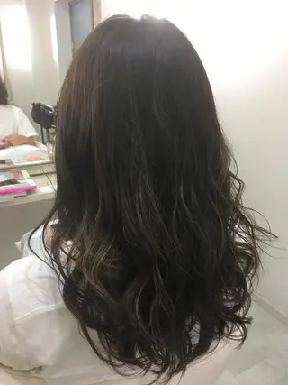 セミロング ロング カラー 髪質改善 中川 翔のヘアスタイル