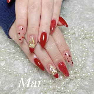 ネイル 🦋 Queenieのネイルデザイン