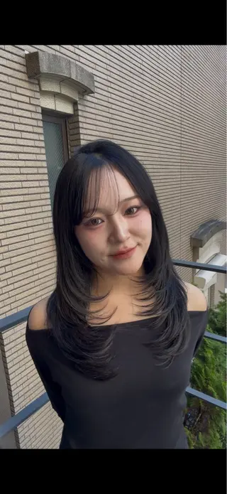 ロング 真下 瑞歩のヘアスタイル