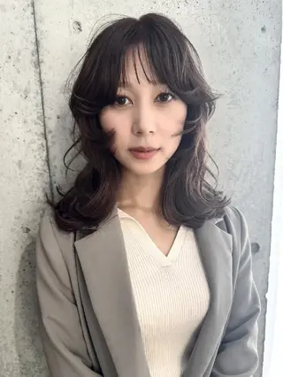 セミロング カラー mood 髪質改善 ダブルカラーのヘアスタイル