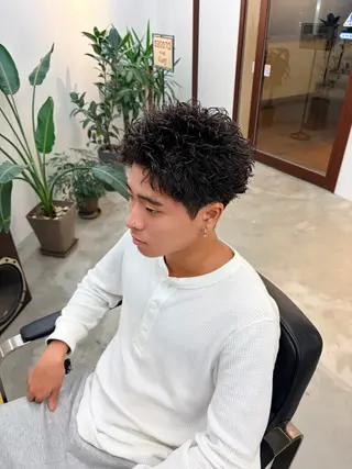 ショート パーマ メンズ 中嶋 流生のヘアスタイル