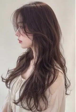 ロング MIO🍎ハイトーン /透明感カラーのヘアスタイル