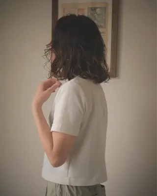 ミディアム 岩村 夏姫のヘアスタイル