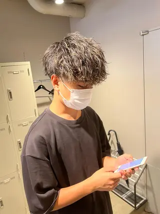 ショート カラー パーマ メンズ メンズパーマ特化 TAIGAのヘアスタイル