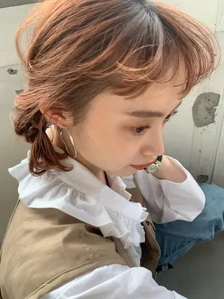 ミディアム カラー パーマ ヘアアレンジ 💓パーマ，💗 レイヤーカットのヘアスタイル