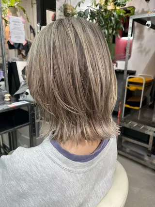 カラー 中村 靖彬のヘアスタイル