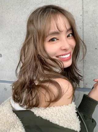 ロング カラー ヘアアレンジ 🪞official THREE 横浜🎀のヘアスタイル