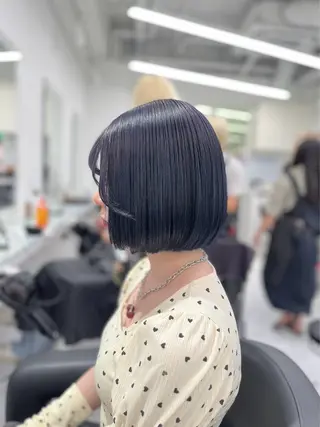 ショート カラー ヘアアレンジ 縮毛矯正🤍 ボブ/ HIKARIのヘアスタイル