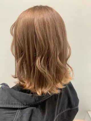 ミディアム カラー ヘアアレンジ 🐝岡本 柚葉🐝のヘアスタイル