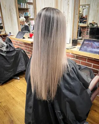 ロング カラー 大久保寿高✨ なりたい色を叶える✨のヘアスタイル